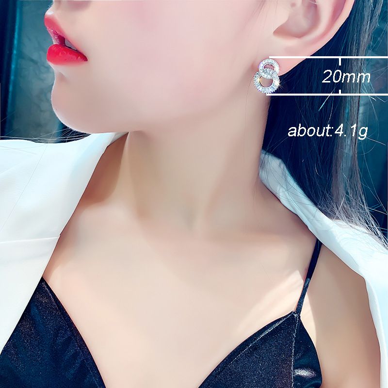 511633781